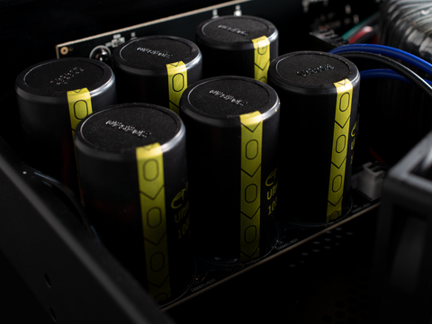 Emotiva BasX A7+ Wzmacniacz mocy 7-kanałowy