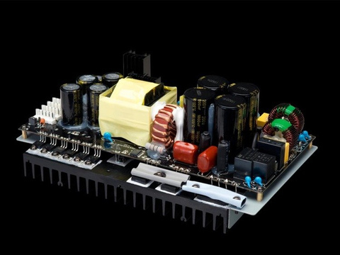 Emotiva XPA C three Gen3 Wzmacniacz mocy 3-kanałowy